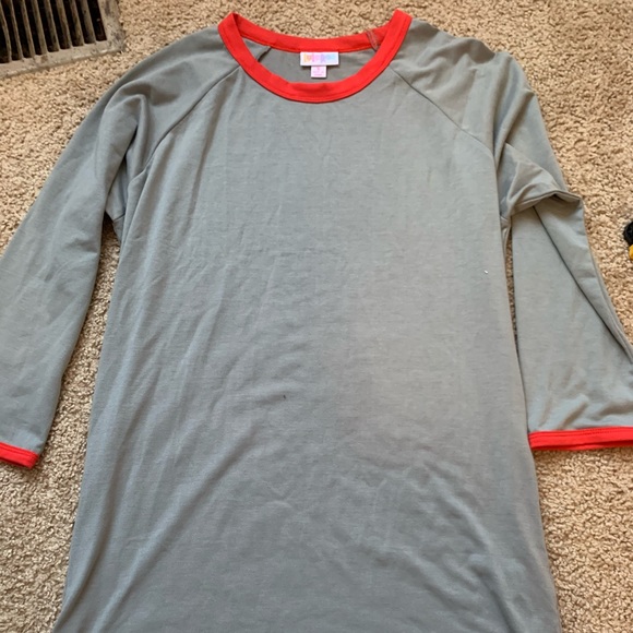 LulaRoe Randy top - Picture 1 of 2